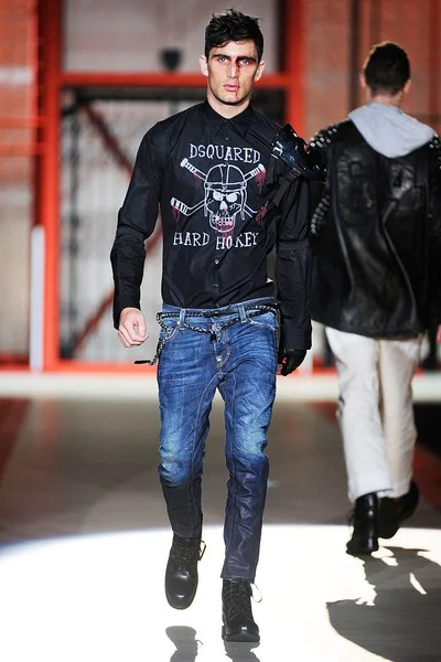 Look 26